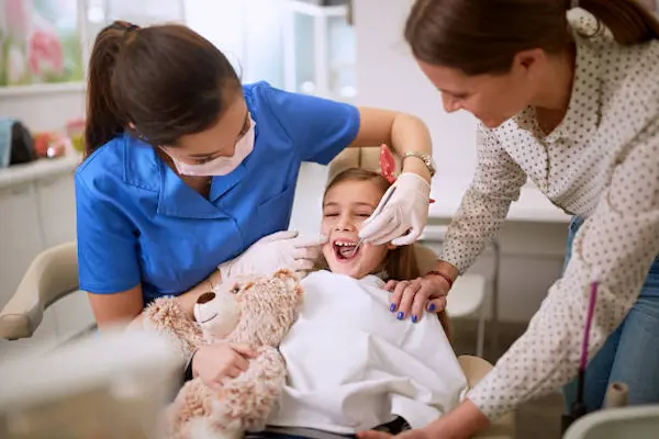 Cómo se desarrolla la primera visita al consultorio dental