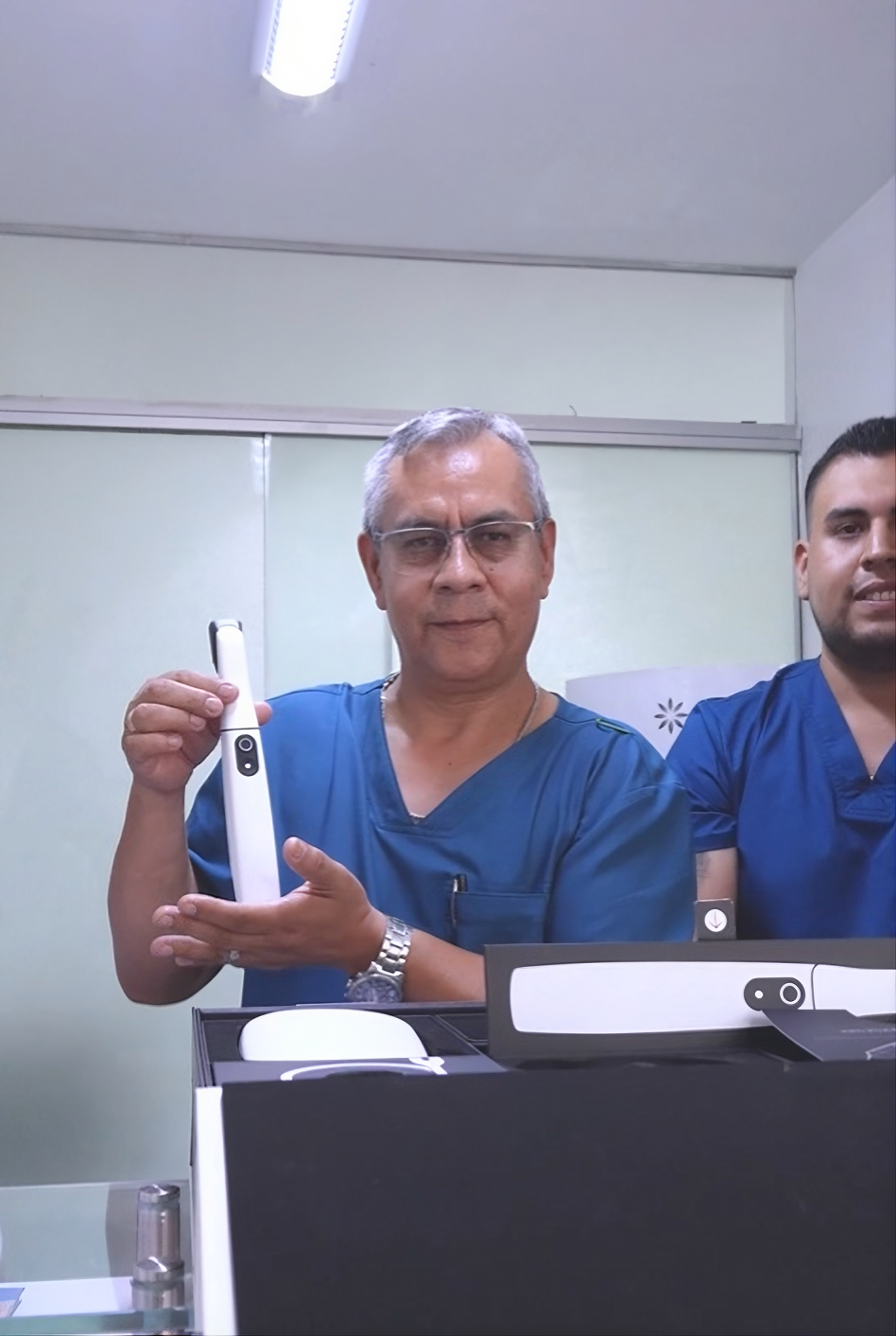 Equipo completo Mundo Médico Dental hacia el futuro