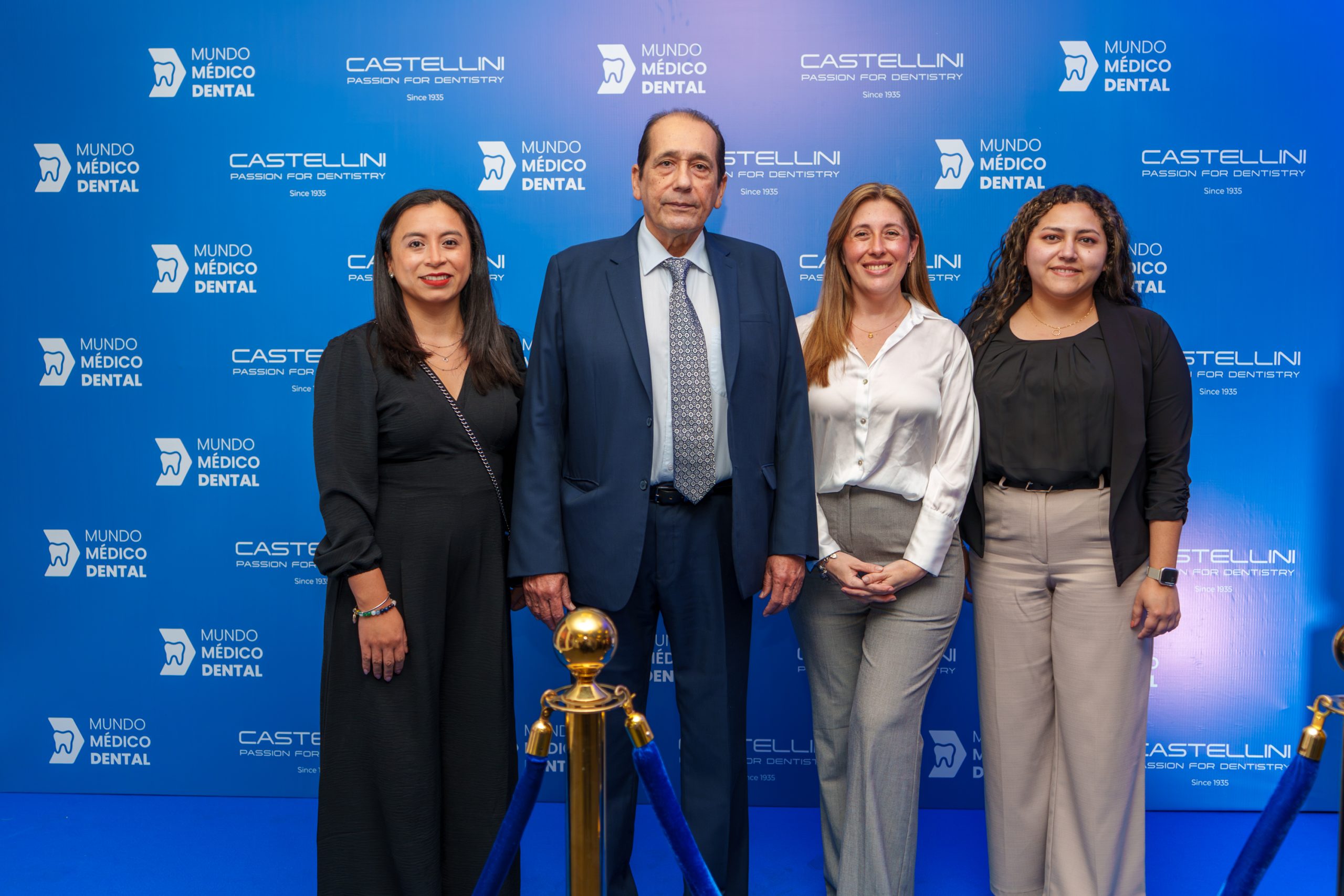 Equipo Mundo Médico Dental